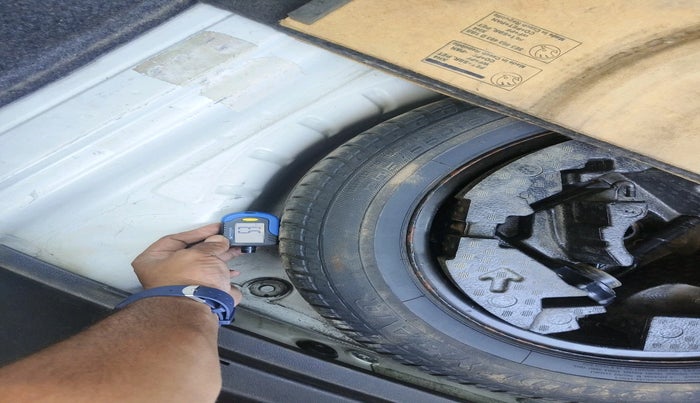 2013 Skoda Octavia ELEGANCE 2.0 TDI AT, Diesel, Automatic, 1,09,469 km, tyre