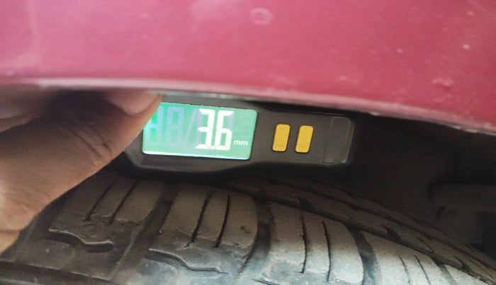 2015 Hyundai i10 SPORTZ 1.1, Petrol, Manual, 30,241 km, tyre