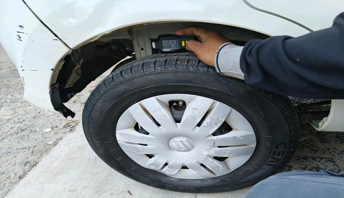 2017 Maruti Alto 800 LXI, Petrol, Manual, 39,925 km, tyre