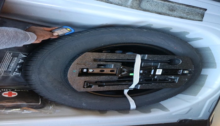 2022 Skoda SLAVIA STYLE 1.0L TSI MT, Petrol, Manual, 18,147 km, tyre