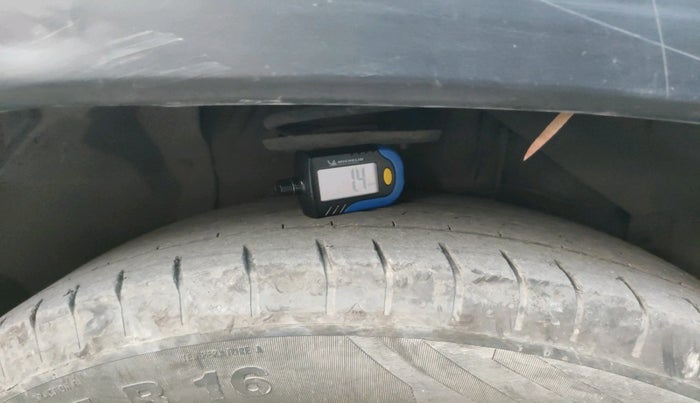 2019 Maruti Vitara Brezza VDI, Diesel, Manual, 94,130 km, tyre