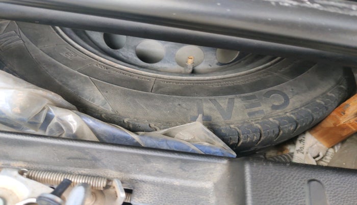 2020 Maruti Alto LXI CNG, Petrol, Manual, 74,109 km, tyre