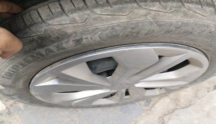 2023 Maruti FRONX DELTA 1.2 AGS, Petrol, Automatic, 27,088 km, tyre