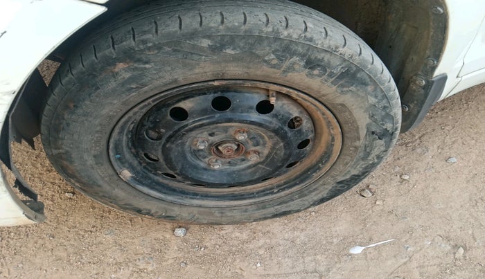 2010 Maruti Swift Dzire VXI, Petrol, Manual, 1,65,811 km, tyre