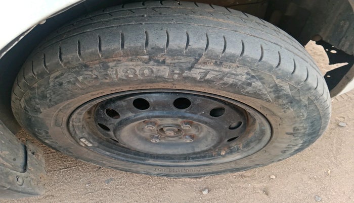 2010 Maruti Swift Dzire VXI, Petrol, Manual, 1,65,811 km, tyre