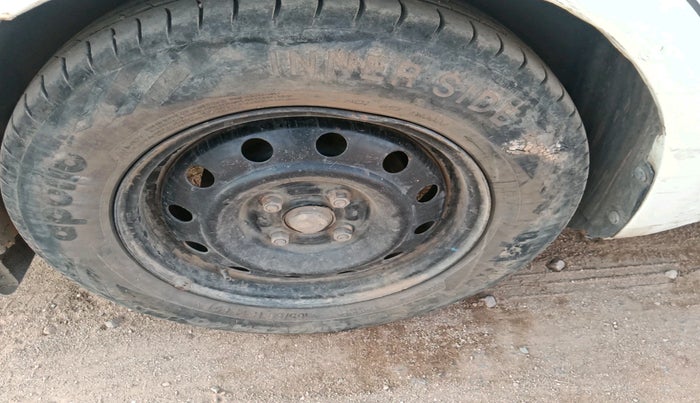 2010 Maruti Swift Dzire VXI, Petrol, Manual, 1,65,811 km, tyre