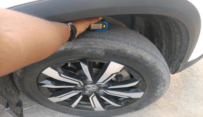 2020 MG HECTOR SHARP 2.0 DIESEL, Diesel, Manual, 1,98,712 km, tyre