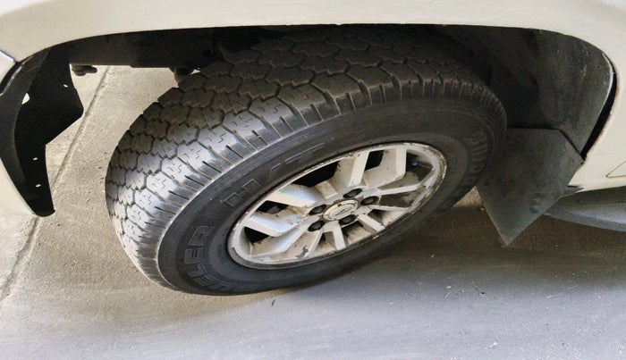 2016 Mahindra TUV300 T8, Diesel, Manual, 1,69,398 km, tyre