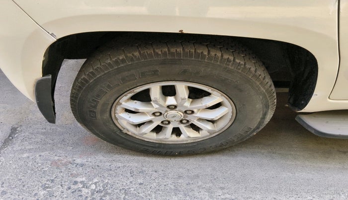 2016 Mahindra TUV300 T8, Diesel, Manual, 1,69,398 km, tyre