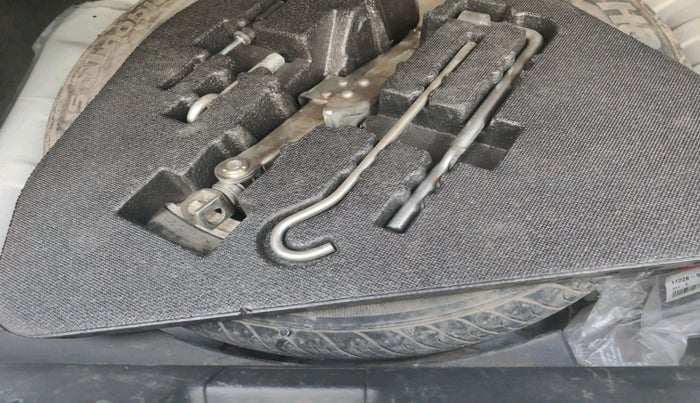 2019 Honda Civic 1.8L I-VTEC VX CVT, Petrol, Automatic, 70,777 km, tyre