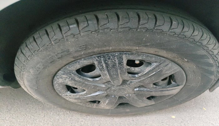 2011 Skoda Fabia AMBIENTE 1.2 MPI, Petrol, Manual, 57,022 km, tyre