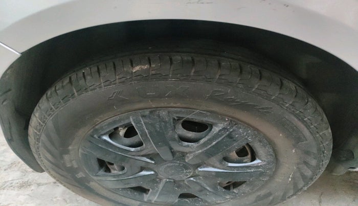 2011 Skoda Fabia AMBIENTE 1.2 MPI, Petrol, Manual, 57,022 km, tyre