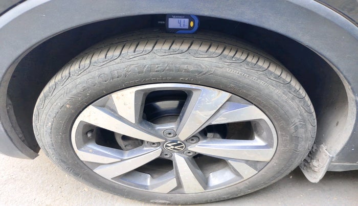 2022 Volkswagen TAIGUN TOPLINE 1.0 TSI AT, Petrol, Automatic, 24,764 km, tyre