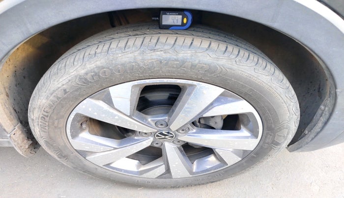 2022 Volkswagen TAIGUN TOPLINE 1.0 TSI AT, Petrol, Automatic, 24,764 km, tyre