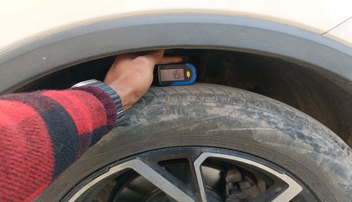 2024 MG ASTOR Sprint 1.5 MT (Ivory), Petrol, Manual, 40,982 km, tyre