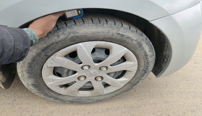 2014 Hyundai Eon MAGNA +, Petrol, Manual, 25,673 km, tyre