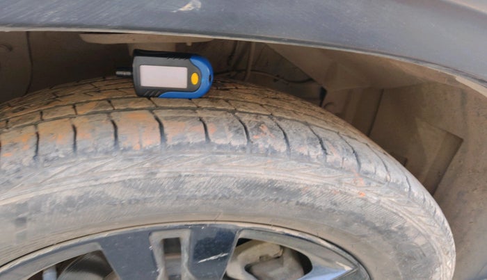 2019 Maruti Vitara Brezza ZDI PLUS AT DUAL TONE, Diesel, Automatic, 85,595 km, tyre