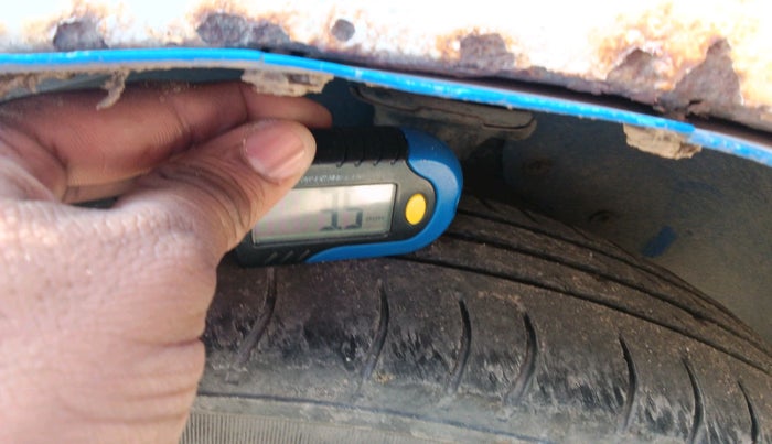 2011 Maruti Eeco 5 STR WITH A/C+HTR, Petrol, Manual, 2,57,888 km, tyre