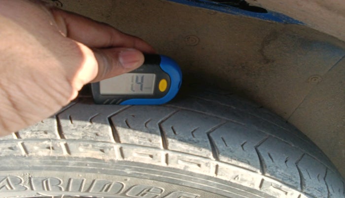 2011 Maruti Eeco 5 STR WITH A/C+HTR, Petrol, Manual, 2,57,888 km, tyre