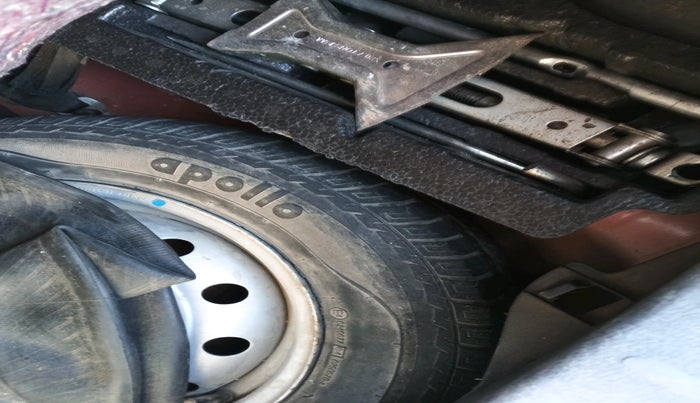 2014 Maruti Wagon R 1.0 LXI, Petrol, Manual, 69,133 km, tyre