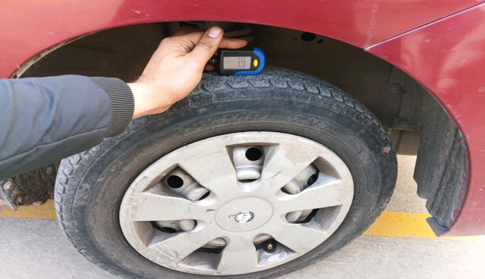 2014 Maruti Wagon R 1.0 LXI, Petrol, Manual, 69,133 km, tyre