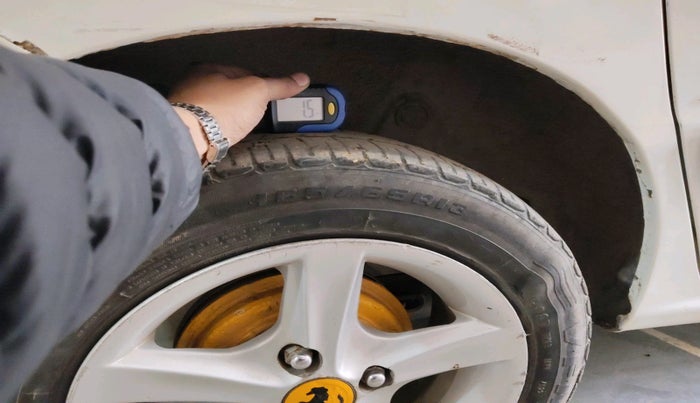 2013 Hyundai Santro Xing GLS, Petrol, Manual, 1,63,673 km, tyre