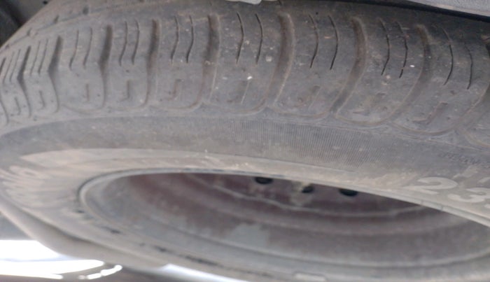 2015 Mahindra XUV500 W8, Diesel, Manual, 70,296 km, tyre