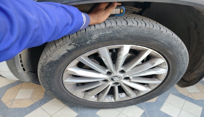 2018 Skoda Kodiaq L&K 2.0 TDI 4X4 AT, Diesel, Automatic, 1,03,650 km, tyre