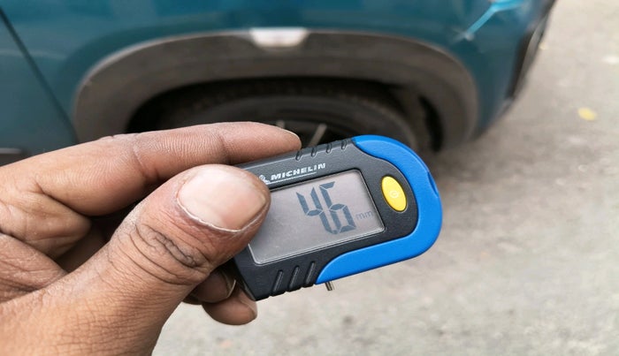 2022 Renault Kwid CLIMBER AMT 1.0, Petrol, Automatic, 23,162 km, tyre