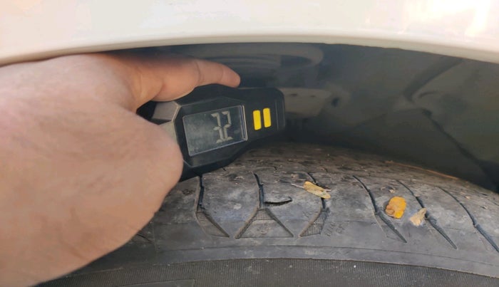 2012 Hyundai Verna FLUIDIC 1.6 CRDI SX, Diesel, Manual, 1,05,987 km, tyre