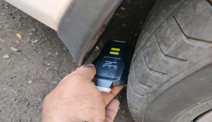 2012 Hyundai Verna FLUIDIC 1.6 CRDI SX, Diesel, Manual, 1,05,987 km, tyre