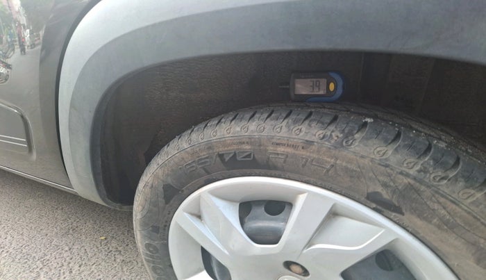 2021 Renault Kwid RXT 1.0 AMT (O), Petrol, Automatic, 27,498 km, tyre