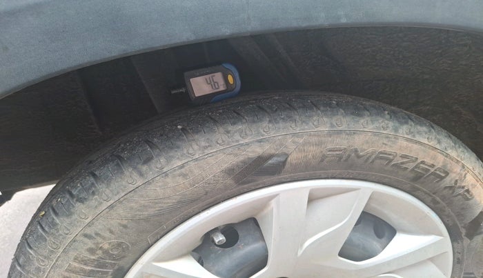 2021 Renault Kwid RXT 1.0 AMT (O), Petrol, Automatic, 27,498 km, tyre