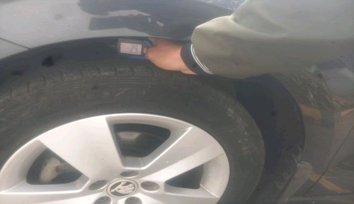 2018 Skoda Rapid AMBITION 1.6 MPI MT, Petrol, Manual, 35,425 km, tyre