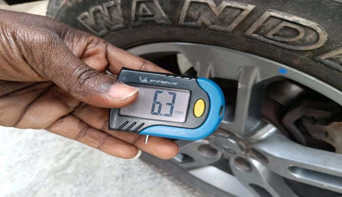 2021 Mahindra Thar LX  P 4WD AT CONVERTIBLE, Petrol, Automatic, 15,089 km, tyre