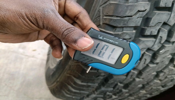 2021 Mahindra Thar LX  P 4WD AT CONVERTIBLE, Petrol, Automatic, 15,089 km, tyre