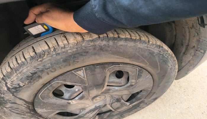 2022 Tata PUNCH ADVENTURE AMT, Petrol, Automatic, 26,000 km, tyre