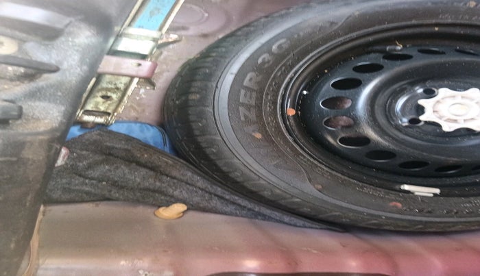 2016 Hyundai Grand i10 ASTA (O) 1.2 KAPPA VTVT, Petrol, Manual, 75,498 km, tyre