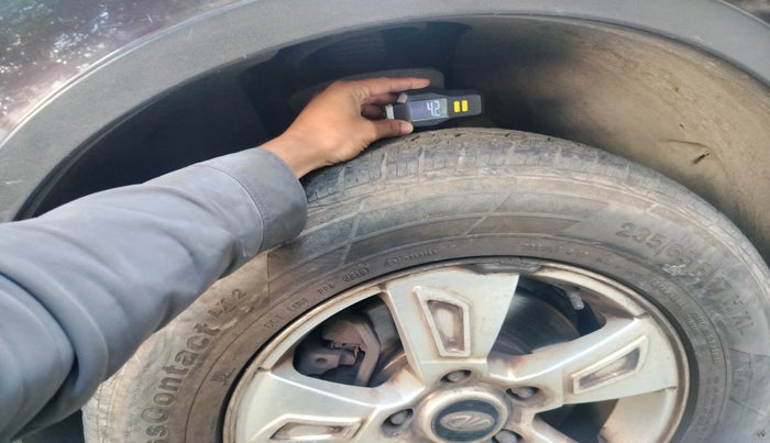 2012 Mahindra XUV500 W8, Diesel, Manual, 94,052 km, tyre