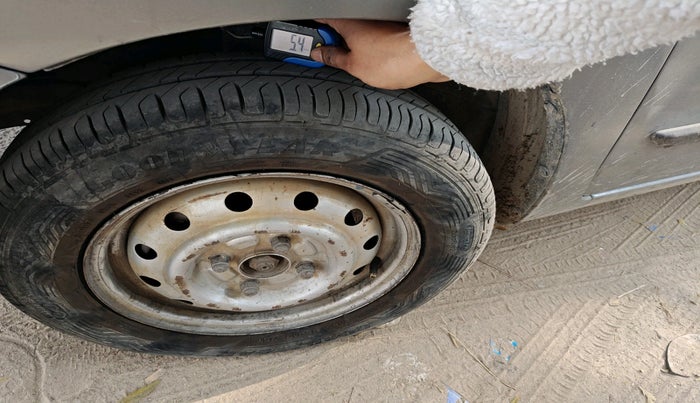 2014 Maruti Wagon R 1.0 LXI CNG, Petrol, Manual, 1,49,932 km, tyre