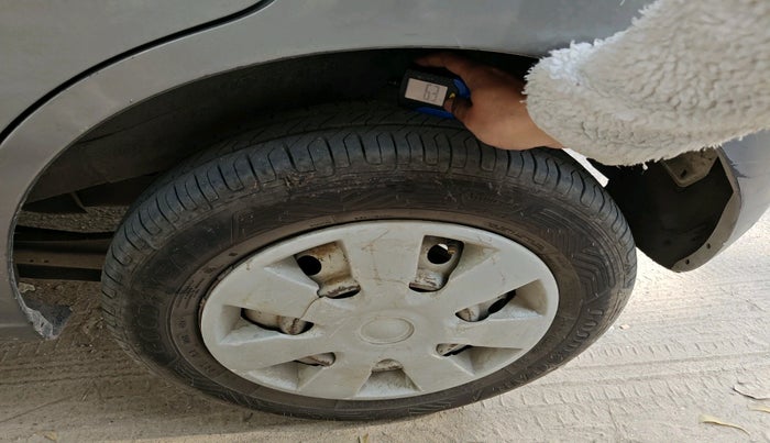 2014 Maruti Wagon R 1.0 LXI CNG, Petrol, Manual, 1,49,932 km, tyre