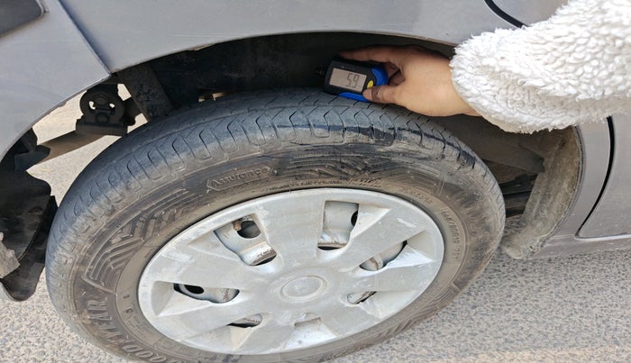 2014 Maruti Wagon R 1.0 LXI CNG, Petrol, Manual, 1,49,932 km, tyre