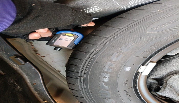 2022 KIA SONET HTE 1.2, Petrol, Manual, 44,949 km, tyre