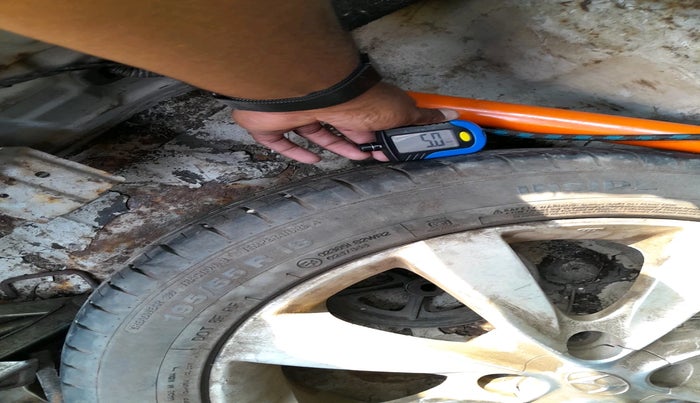 2011 Hyundai Verna FLUIDIC 1.6 CRDI SX AT, Diesel, Automatic, 1,04,191 km, tyre