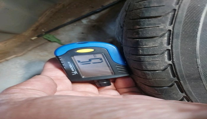 2014 Hyundai i10 MAGNA 1.1, Petrol, Manual, 1,16,039 km, tyre