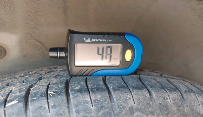 2014 Hyundai i10 MAGNA 1.1, Petrol, Manual, 1,16,039 km, tyre