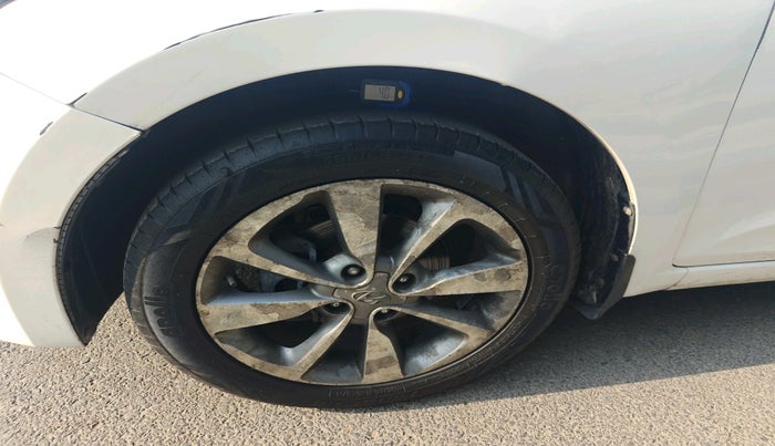 2017 Hyundai Elite i20 ASTA 1.2 DUAL TONE, Petrol, Manual, 1,13,334 km, tyre