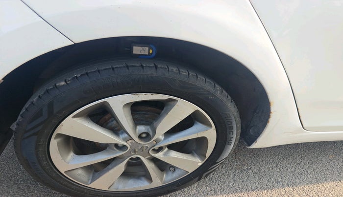 2017 Hyundai Elite i20 ASTA 1.2 DUAL TONE, Petrol, Manual, 1,13,334 km, tyre