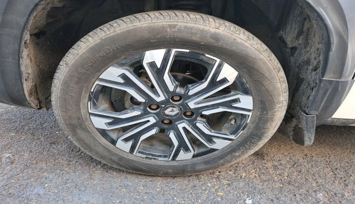 2021 Renault Kiger RXZ AMT DUAL TONE, Petrol, Automatic, 68,085 km, tyre