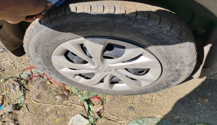 2022 Maruti Swift VXI CNG, Petrol, Manual, 59,300 km, tyre